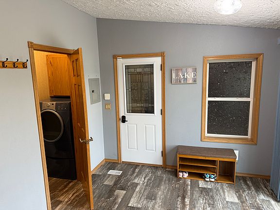 5th image of 46891 Chambers Rd