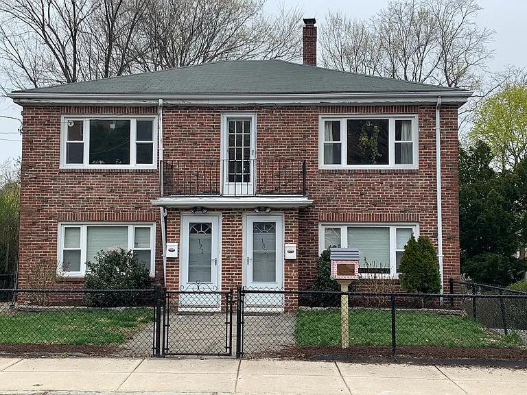 171 Foster St #B — Photo 13