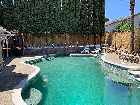 5th image of 861 Celestine Cir