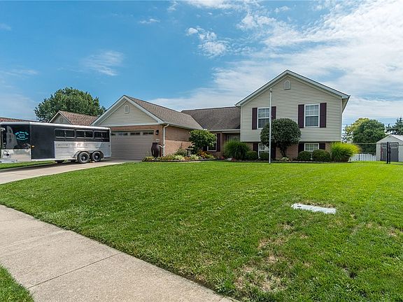 2nd image of 165 Hampton Pl