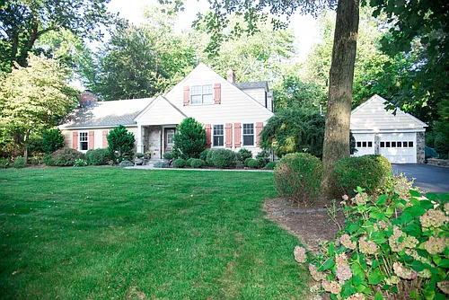 198 Wolfpit Ave Photo 1