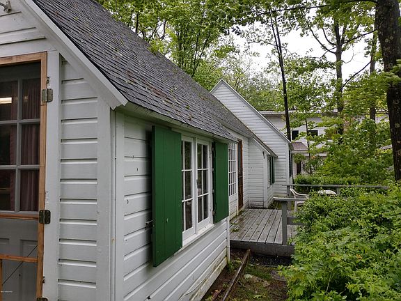 3rd image of 2256 Lakeshore Dr