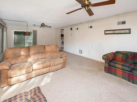 3rd image of 1124 35th Avenue Ct