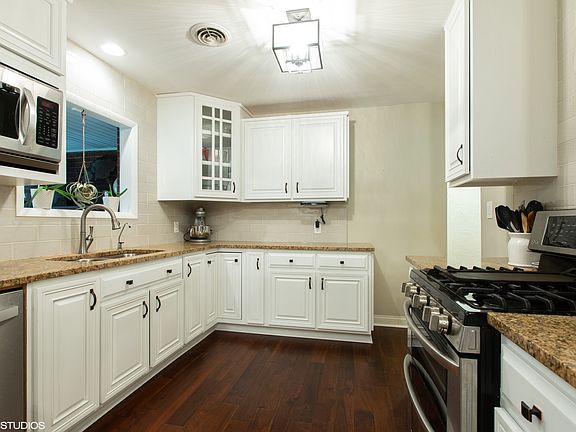 5th image of 350 Pembroke Ave