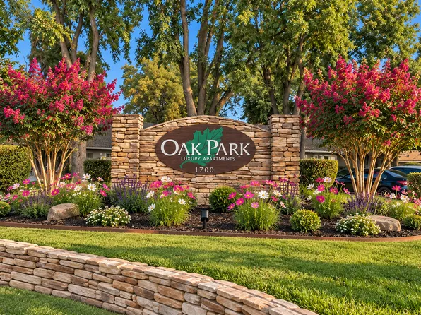 Oak Park Apartments