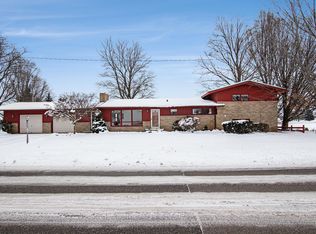 554 W 44th St, Fremont, MI 49412