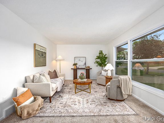 5th image of 4161 Kings Row Ct NW