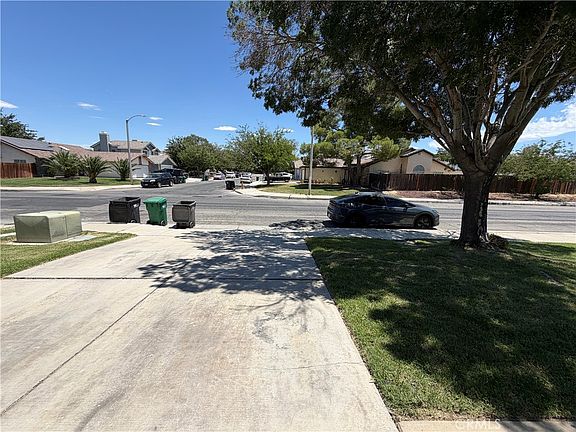 3rd image of 44937 Gloriosa Ln