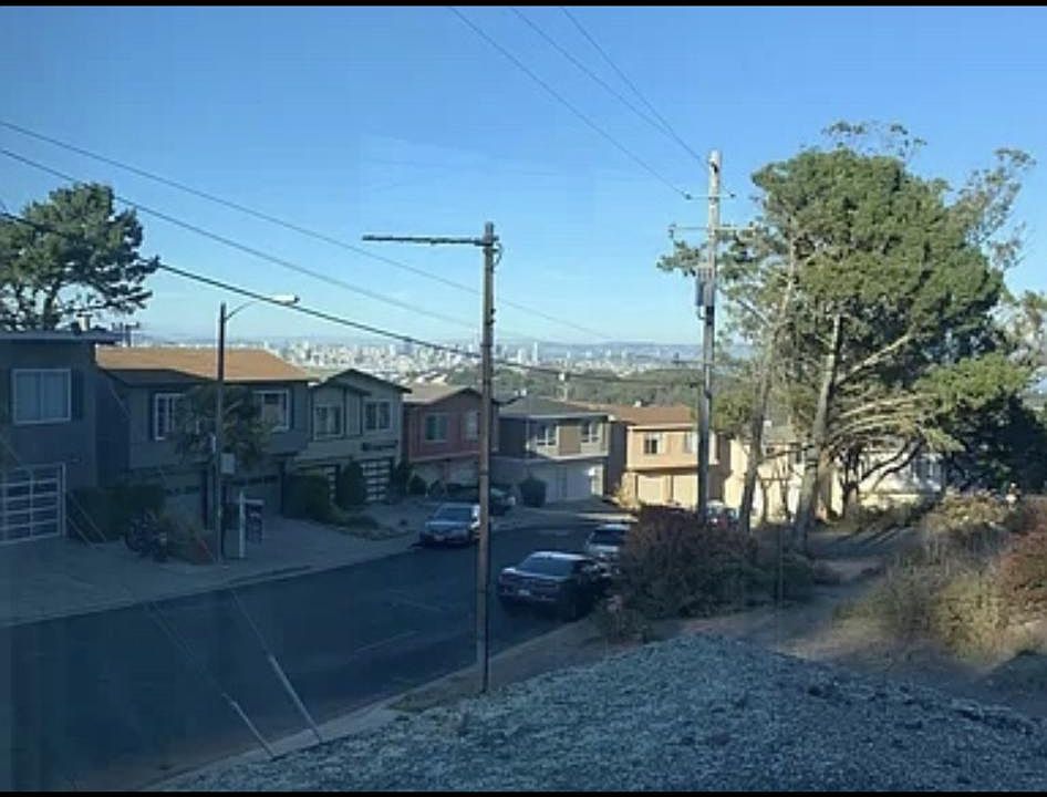 1st image of 61 Alta Vista Way