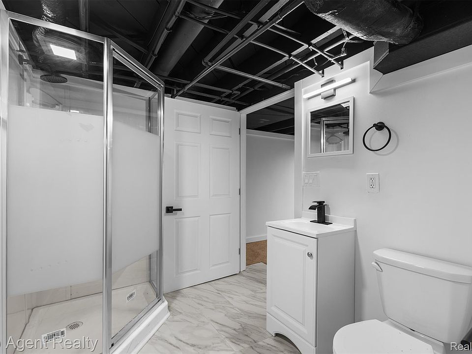 3323 Kenwood St, photo 27