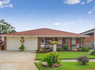 295 Cottonwood Dr, Gretna, LA 70056