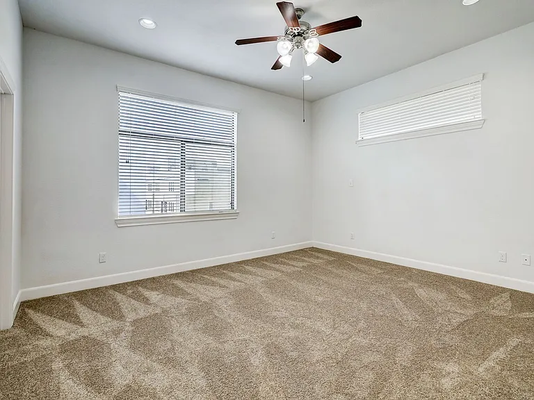 2364 Sperber Ln — Photo 7