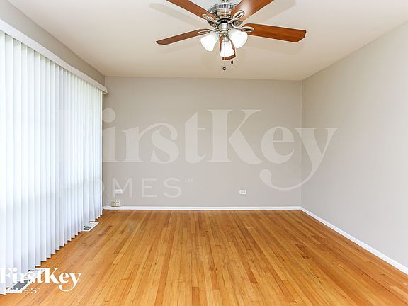 3rd image of 15612 Woodlawn East Ave