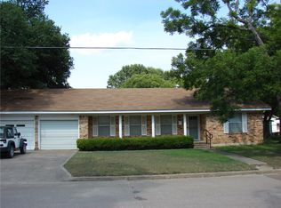514 Scarbrough St, Rockdale, TX 76567