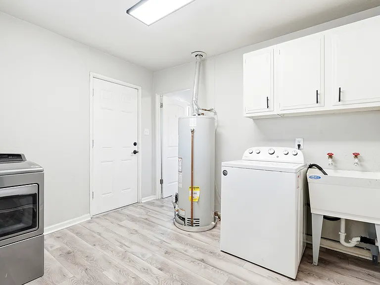 9370 Lilly Ct — Photo 10