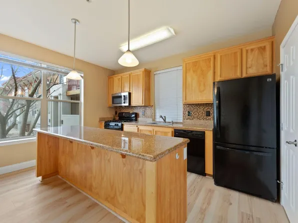 3840 Martina Avenue #208, Santa Rosa, CA 95407