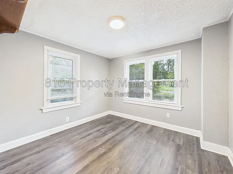 6808 S Benton Ave — Photo 18