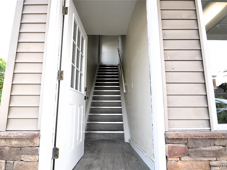 8525 Main St — Photo 2