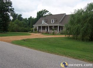 104 Kings Grant Dr, Yorktown, VA 23692