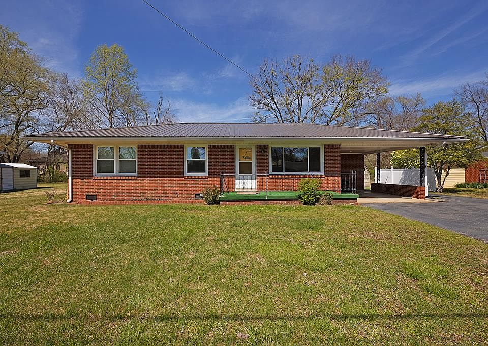 1st image of 703 Franklin Dr