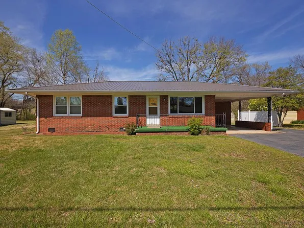703 Franklin Dr, Paris, TN 38242
