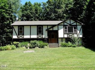 6 Candlewood Dr, Danbury, CT 06811