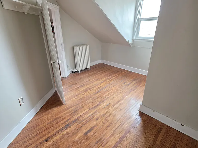 207 William St #5 — Photo 7