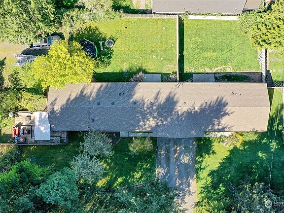 3rd image of 1010 34th Avenue NW