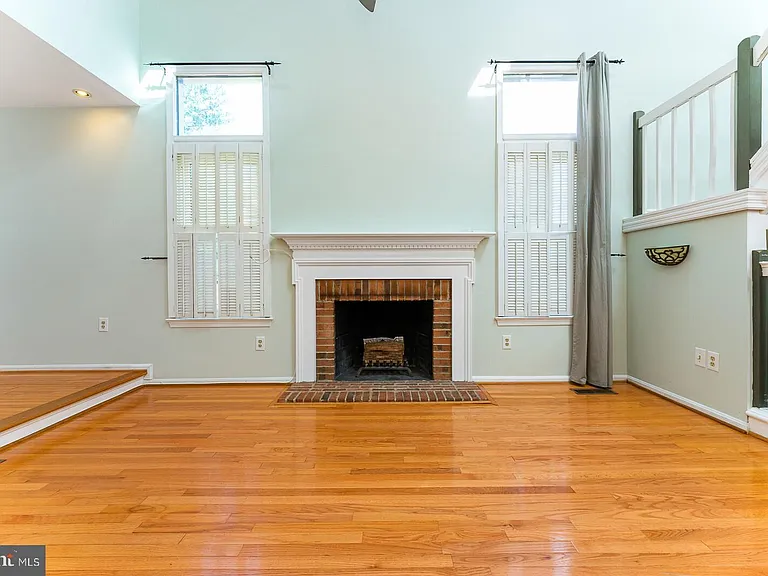 8415 Hollis Ln — Photo 12