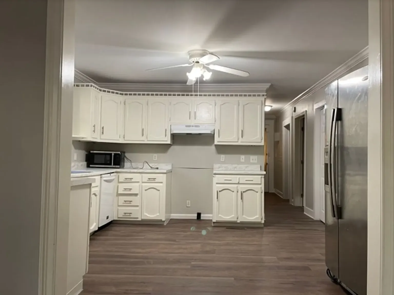 3 bed, 1100 sqft, $1,249 — Photo 3