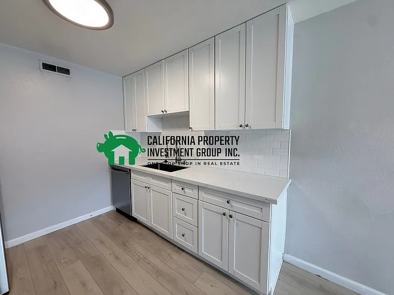 5422 Marconi Ave #5422 — Photo 9