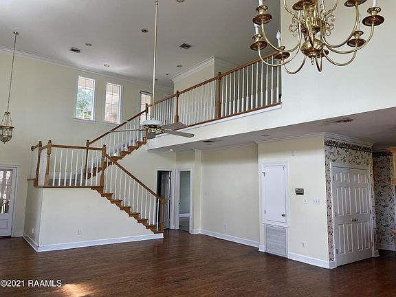 5th image of 119 Playfair Dr