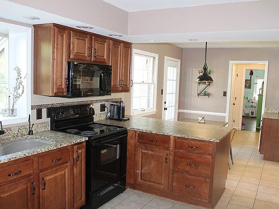 5th image of 6840 Alnwick Ct
