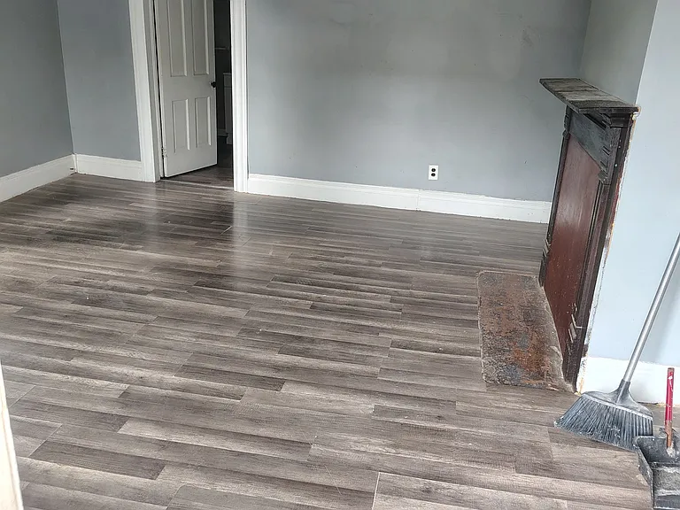 204 E Church St — Photo 3