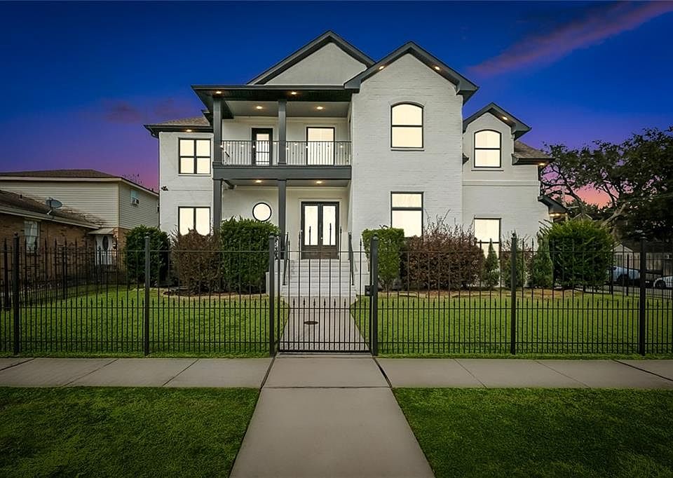 1st image of 127 Porteous St