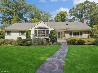 19 Myrtledale Rd, Scarsdale, NY 10583