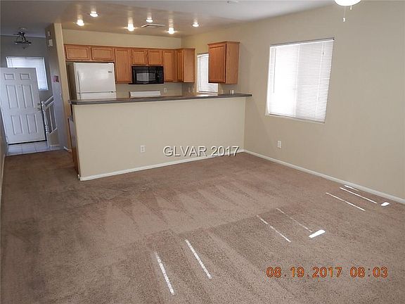 4th image of 4046 Emerald Wood St #0