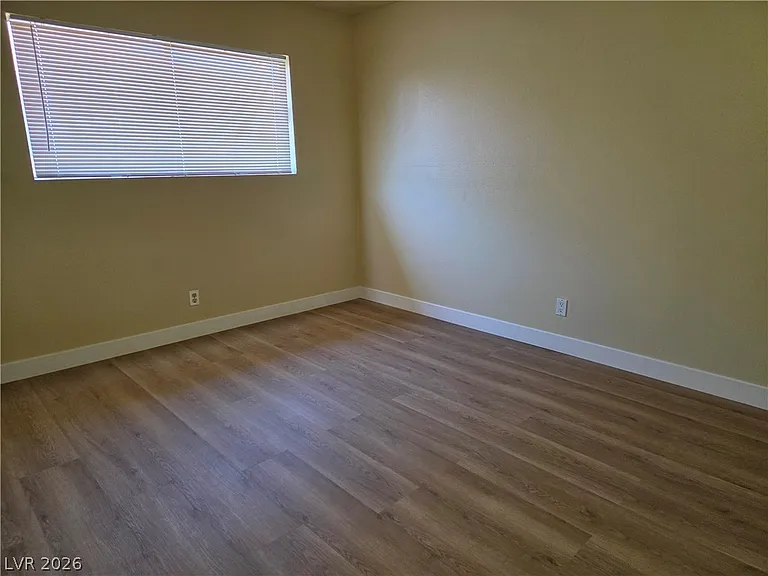 489 N Circle Dr #4 — Photo 7
