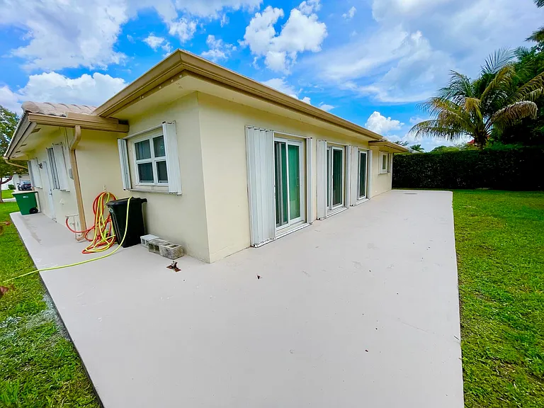 8205 NW 106th Ave — Photo 18