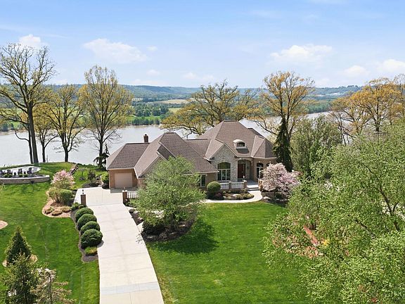 2nd image of 15 Saint Andrews Dr