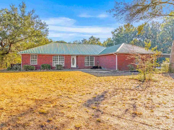 3890 Flowerwood Dr, Milton, FL 32583