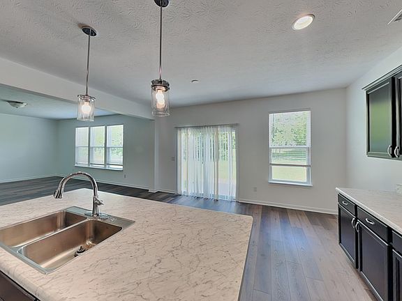 4th image of 10506 Broadford St