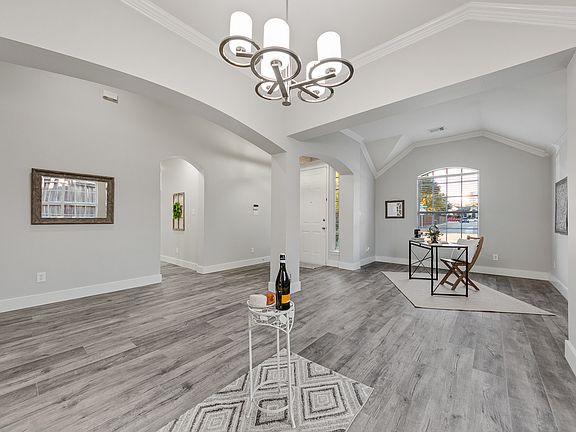 5th image of 2023 Fox Glen Dr