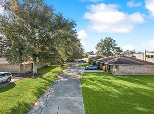 14106 W Club Deluxe Rd, Hammond, LA 70403