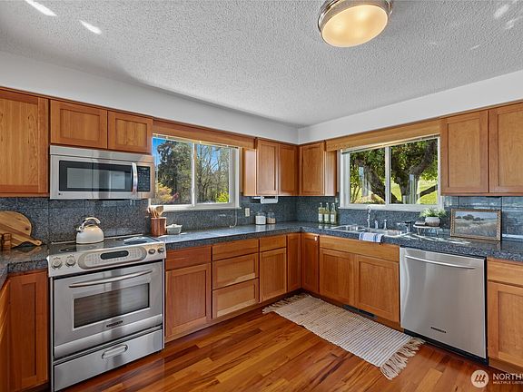 4th image of 209 Bella Bella Drive