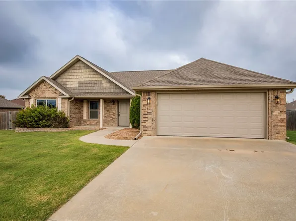 816 Custer St, Prairie Grove, AR 72753