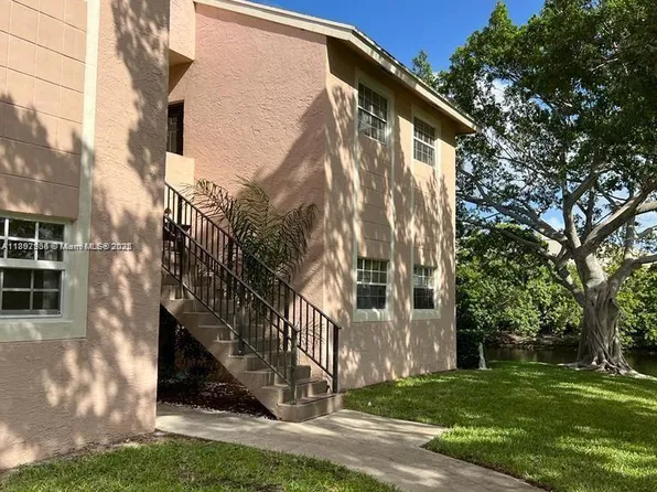 620 Cypress Club Way #I13, Pompano Beach, FL 33064