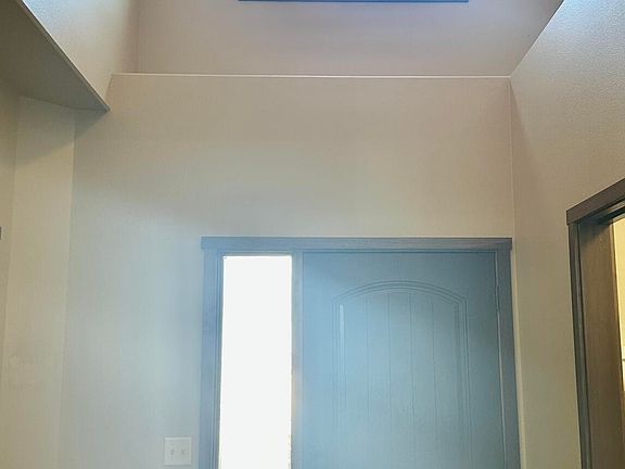 3rd image of 3122 Cody Dr
