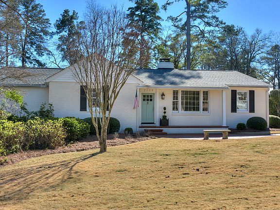 2nd image of 2208 Crestwood Dr
