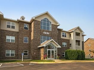 1331 Lake Dr W APT A309, Chanhassen, MN 55317